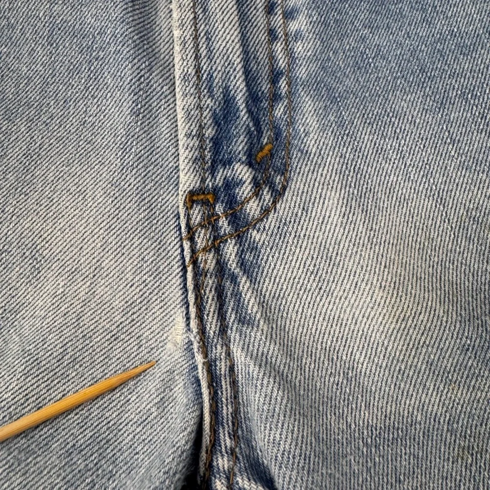 Levi's 505 Regular Fit‎ Jeans Men 35x32 (34X30) Light Wash Blue Straight Leg